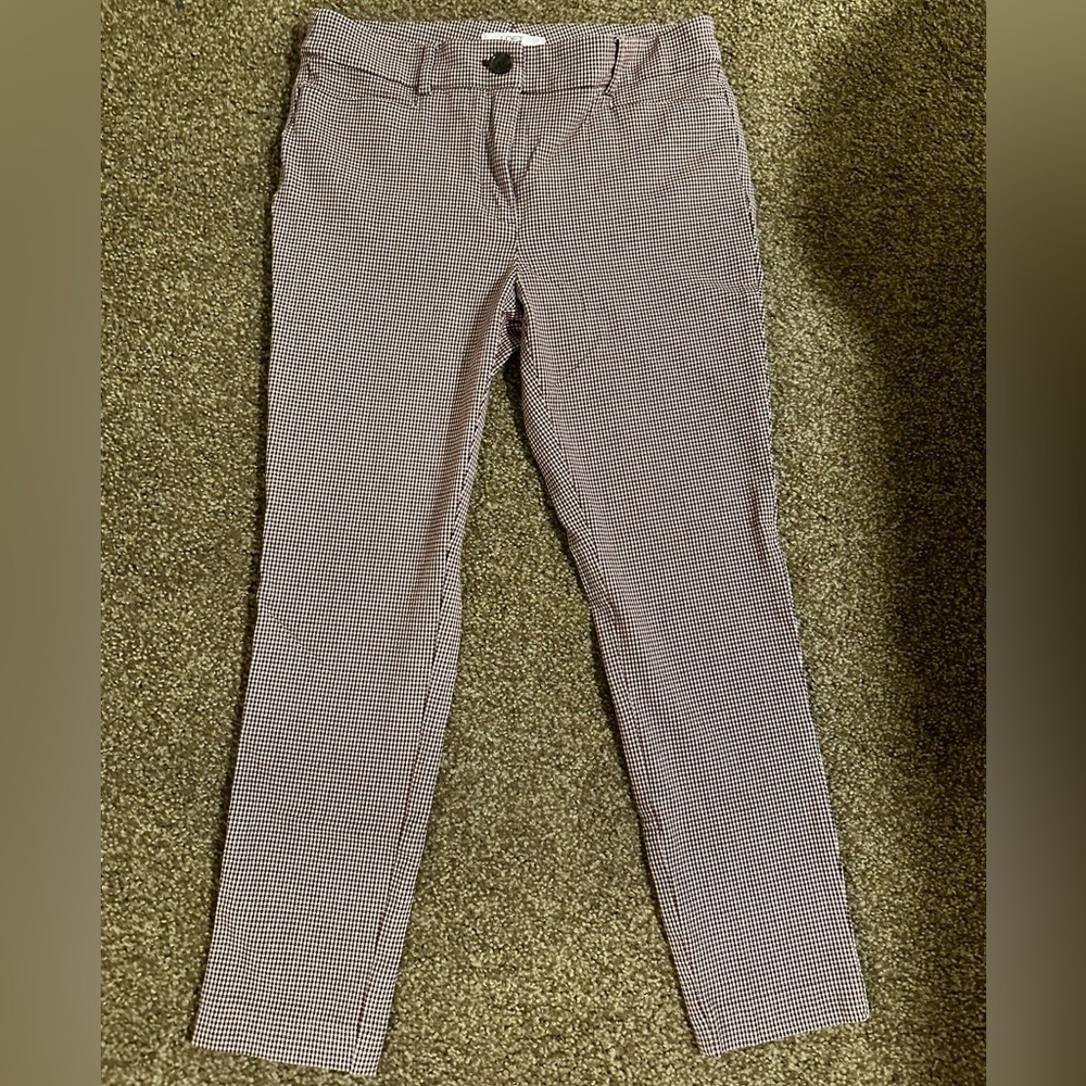 LOFT Sutton Skinny Pant - Size 6 - Model height 5’9